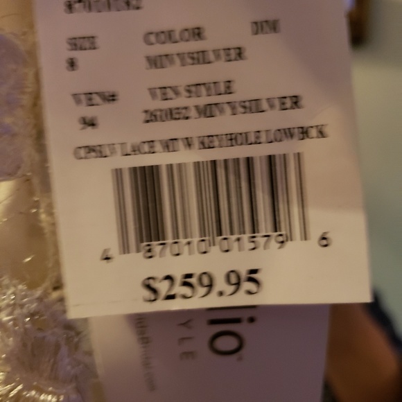 Wedding Dress - Picture 7 of 8